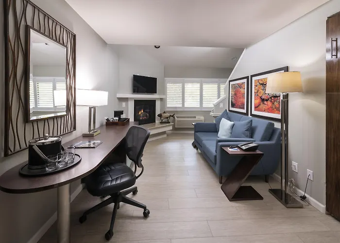 Mariposa Inn And Suites